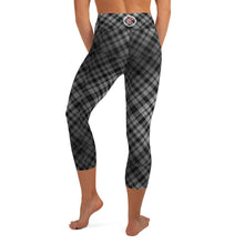 Load image into Gallery viewer, Classy Pattern Yoga Capri Leggings
