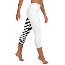 Load image into Gallery viewer, Drag Muscle Up Yoga Capri Leggings