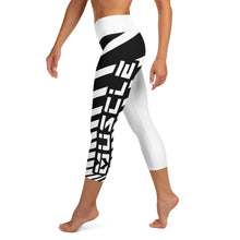 Load image into Gallery viewer, Drag Muscle Up Yoga Capri Leggings